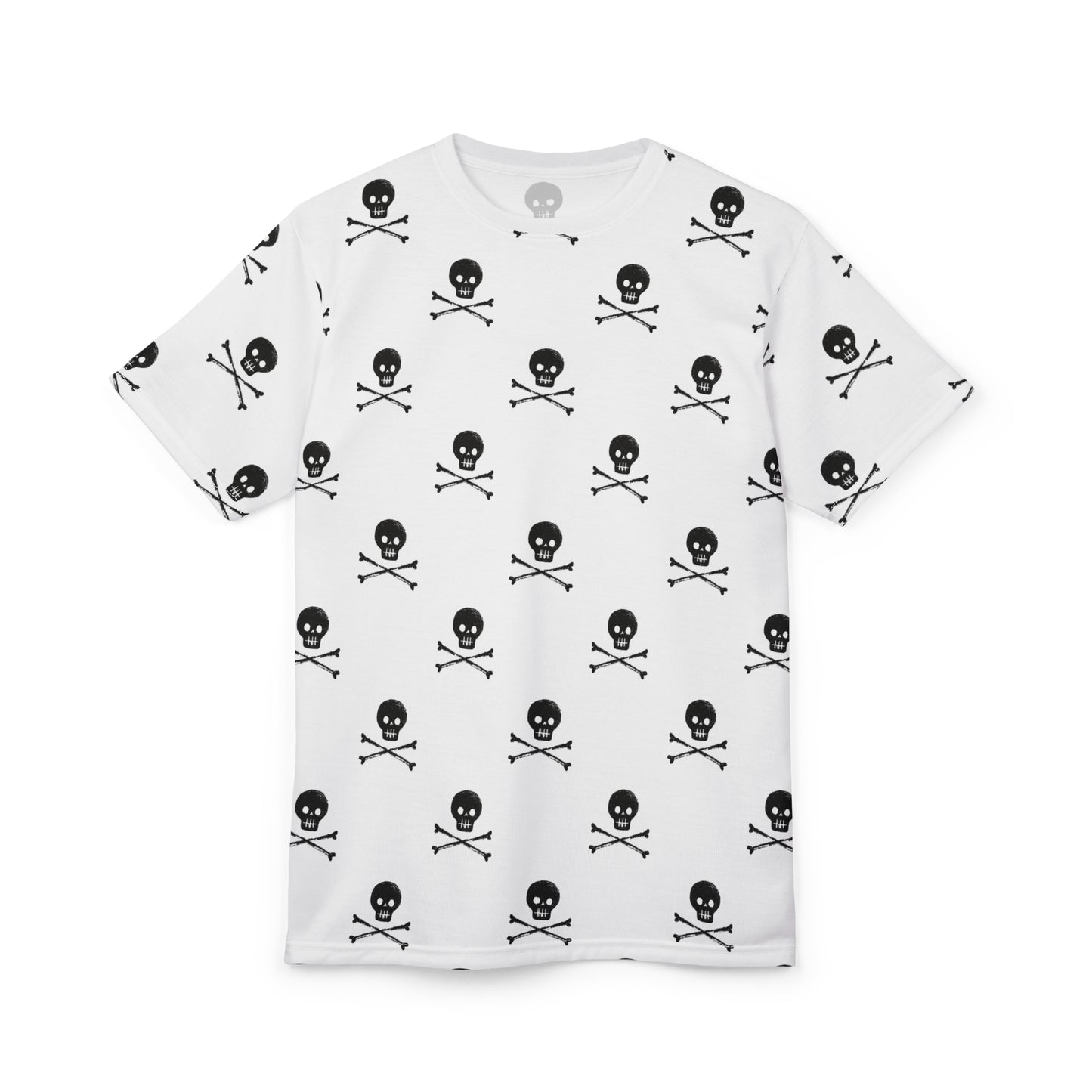 Unisex Skull & Crossbones Tee - Edgy Streetwear for Halloween or Everyday Style